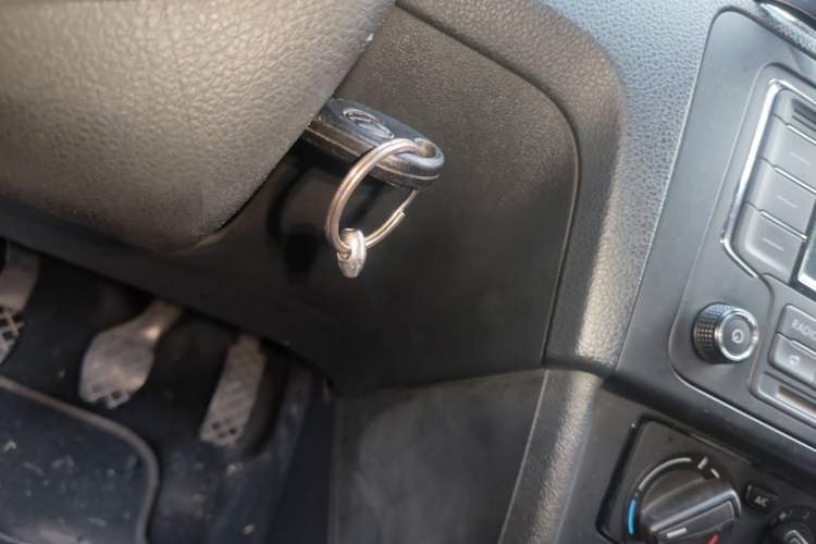 Used Volkswagen Santana 2015 1.6L Manual Fashion Edition Vehicle Key