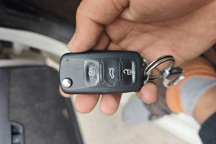 Used Volkswagen Santana 2015 1.6L Manual Fashion Edition Vehicle Key