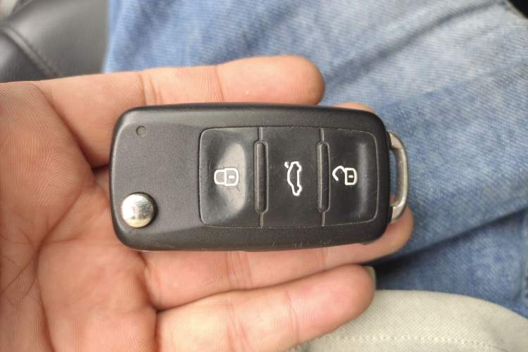 Used Volkswagen Santana 2015 1.6L Manual Comfort Edition Vehicle Key