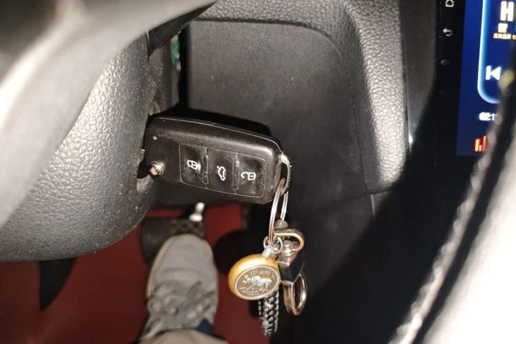 Used Volkswagen Santana 2015 1.6L Automatic Comfort Edition Vehicle Key