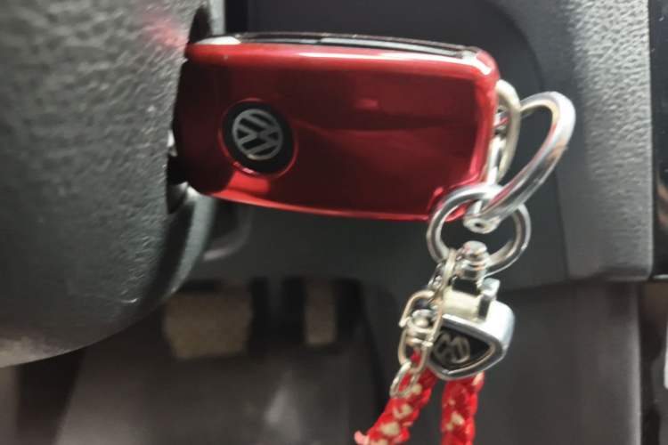 Used Volkswagen Santana 2015 1.6L Automatic Luxury Edition Vehicle Key