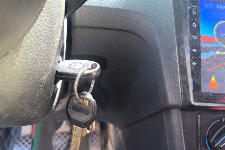 Used Volkswagen Santana 2015 1.4L Manual Fashion Edition Vehicle Key
