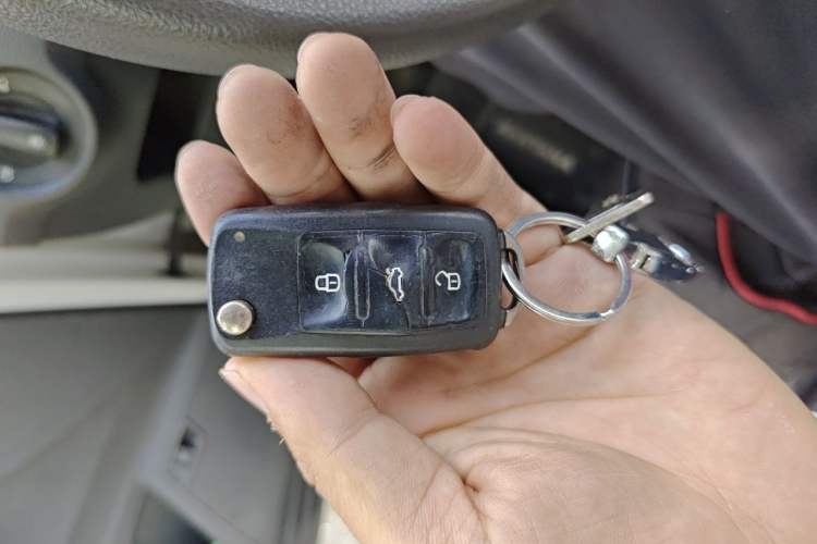 Used Volkswagen Santana 2015 1.6L Automatic Fashion Edition Vehicle Key