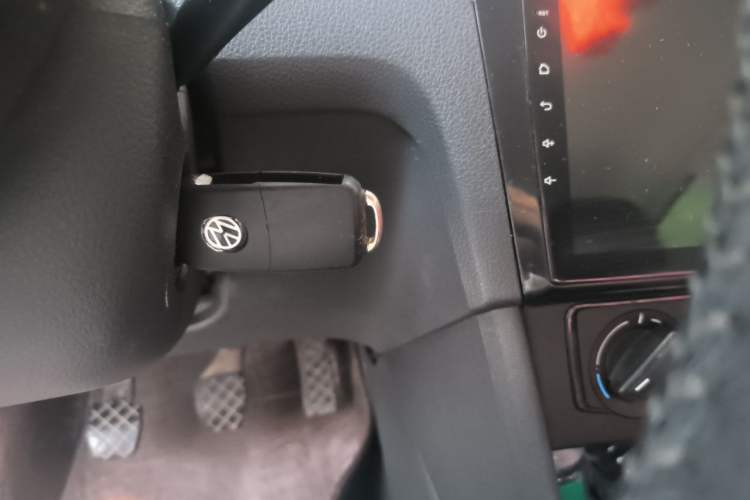 Used Volkswagen Santana 2015 1.6L Manual Fashion Edition Vehicle Key