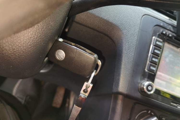 Used Volkswagen Santana 2015 1.6L Automatic Fashion Edition Vehicle Key