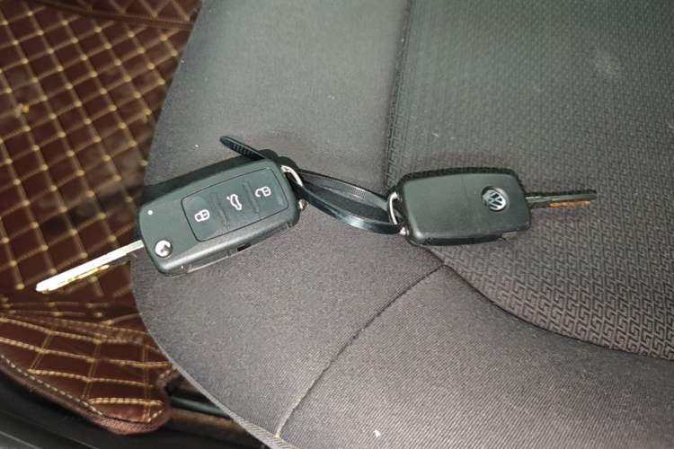 Used Volkswagen Santana 2015 1.6L Manual Fashion Edition Vehicle Key