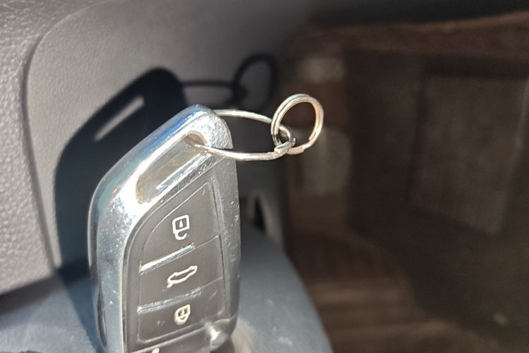 Used Volkswagen Santana 2015 1.6L Automatic Comfort Edition Vehicle Key