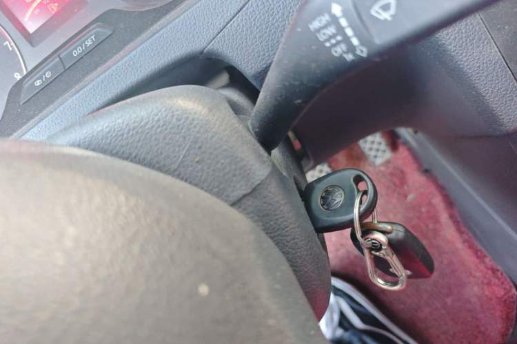 Used Volkswagen Santana 2015 1.6L Manual Fashion Edition Vehicle Key