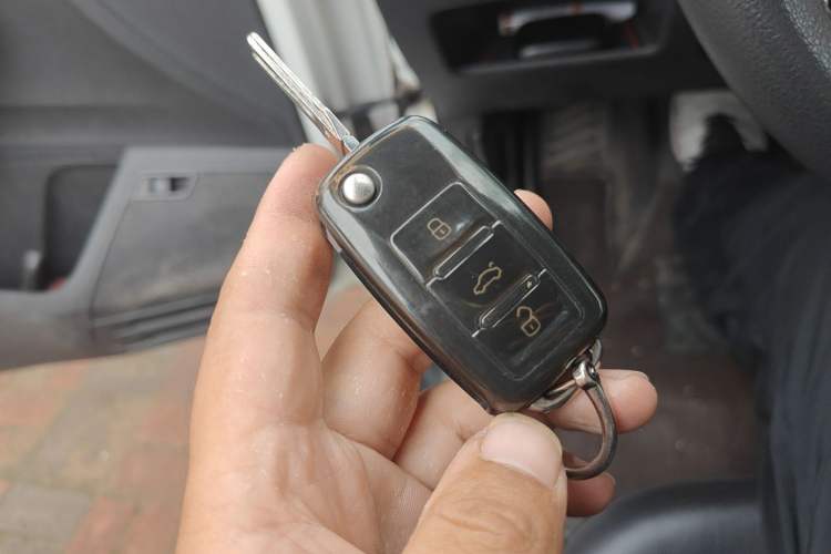 Used Volkswagen Santana 2015 1.6L Manual Comfort Edition Vehicle Key