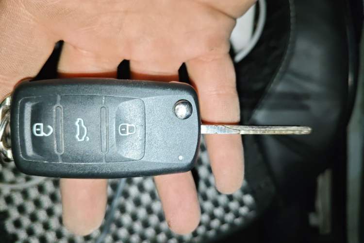 Used Volkswagen Santana 2015 1.6L Manual Fashion Edition Vehicle Key