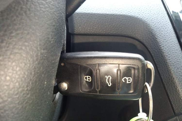 Used Volkswagen Santana 2015 1.6L Manual Comfort Edition Vehicle Key