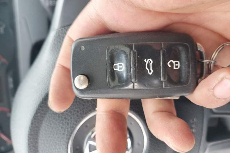 Used Volkswagen Santana 2015 1.6L Manual Comfort Edition Vehicle Key