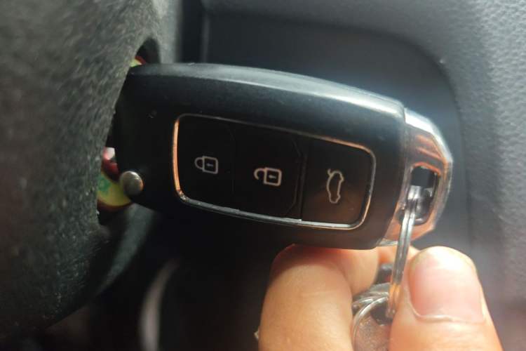 Used Volkswagen Santana 2015 1.4L Manual Fashion Edition Vehicle Key