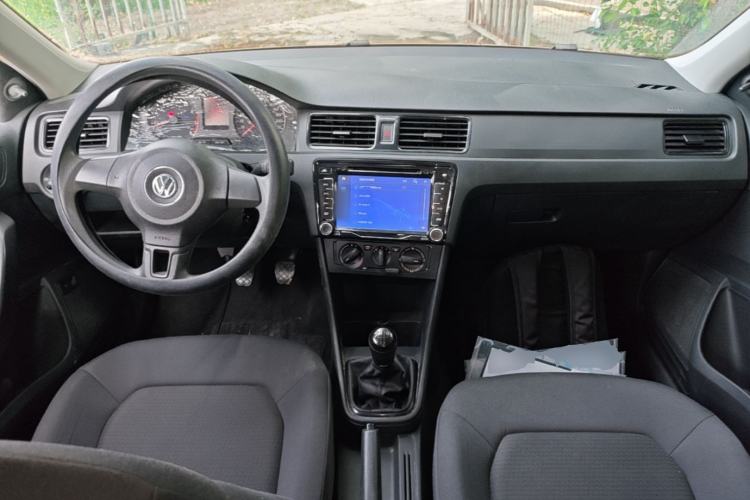 Used Volkswagen Santana 2015 1.6L Manual Fashion Edition Center Console