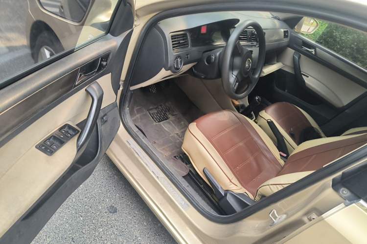 Used Volkswagen Santana 2015 1.6L Manual Comfort Edition Driver Seat