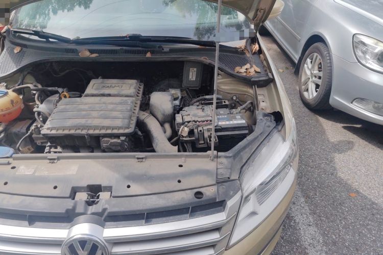 Used Volkswagen Santana 2015 1.6L Automatic Comfort Edition Engine Bay Left