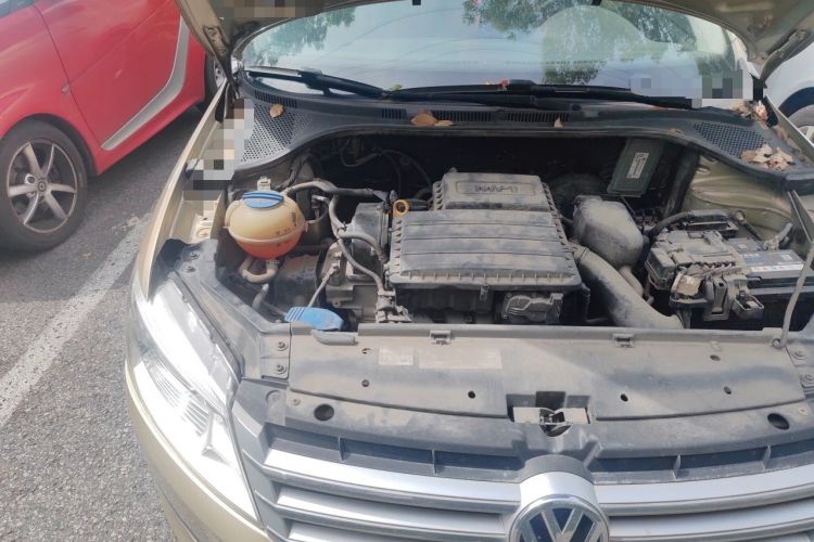 Used Volkswagen Santana 2015 1.6L Automatic Comfort Edition Engine Bay Right