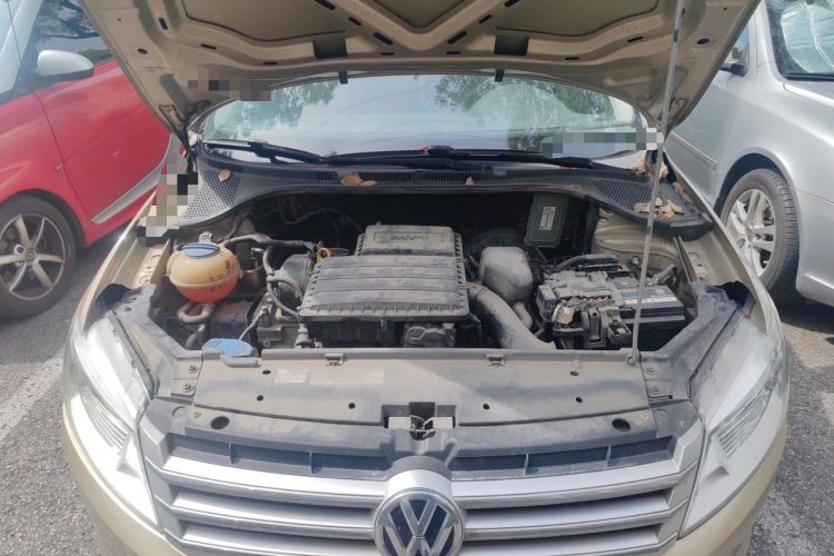 Used Volkswagen Santana 2015 1.6L Automatic Comfort Edition Engine Bay