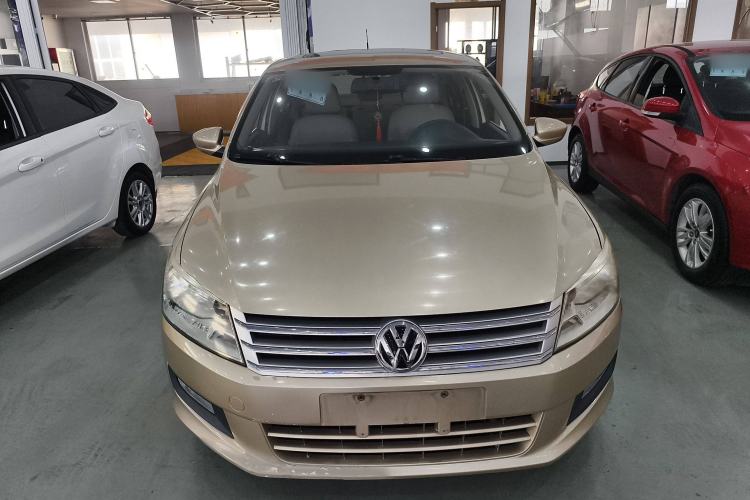 Used Volkswagen Santana 2015 1.6L Manual Comfort Edition Exterior 1