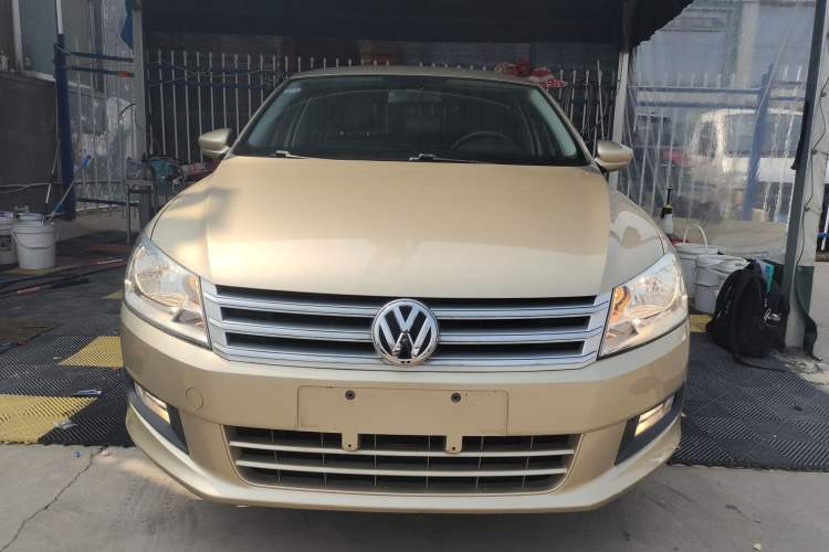 Used Volkswagen Santana 2015 1.6L Automatic Comfort Edition Front