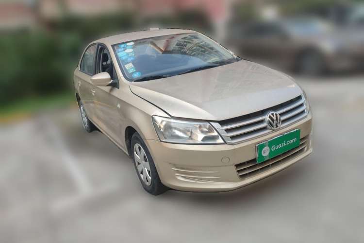 Used Volkswagen Santana 2015 1.6L Manual Fashion Edition Front Right 45 Deg