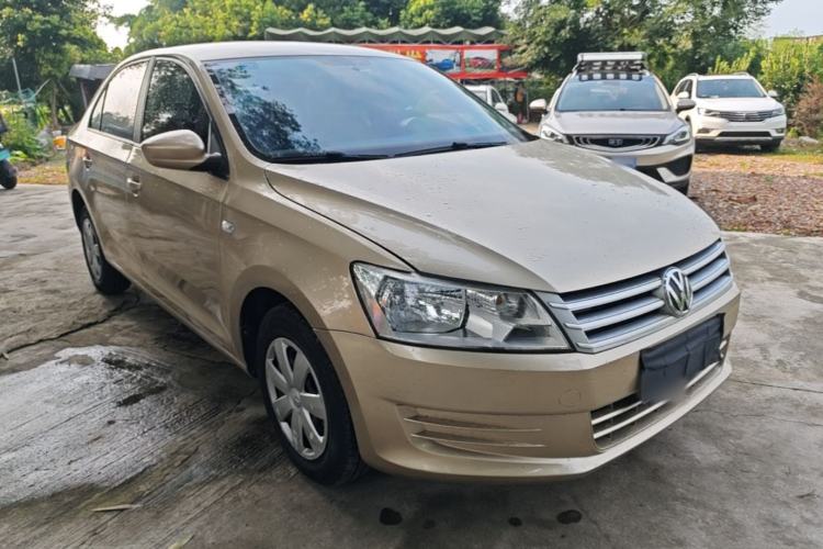 Used Volkswagen Santana 2015 1.6L Manual Fashion Edition Front Right 45 Deg