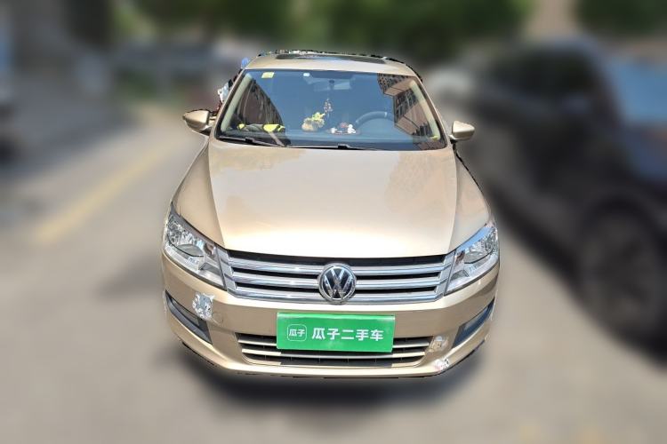 Used Volkswagen Santana 2015 1.6L Manual Comfort Edition Front