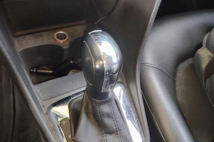 Used Volkswagen Santana 2015 1.6L Automatic Comfort Edition Gear Lever