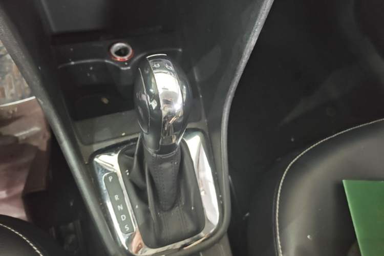 Used Volkswagen Santana 2015 Haval H6 1.6L Automatic Comfort Model Gear Lever