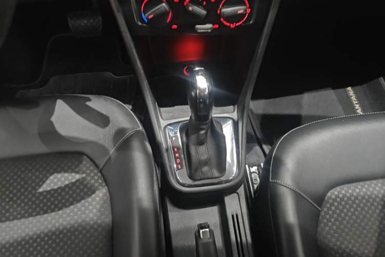 Used Volkswagen Santana 2015 Haval H6 1.6L Automatic Comfort Model Gear Lever