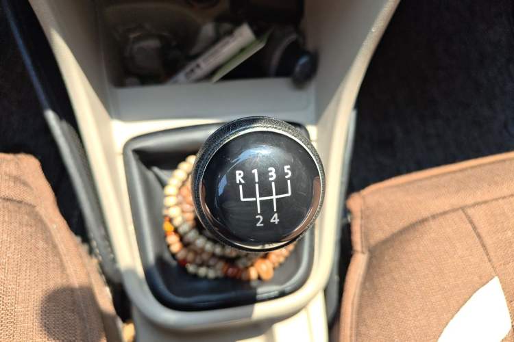 Used Volkswagen Santana 2015 1.6L Manual Comfort Edition Gear Lever