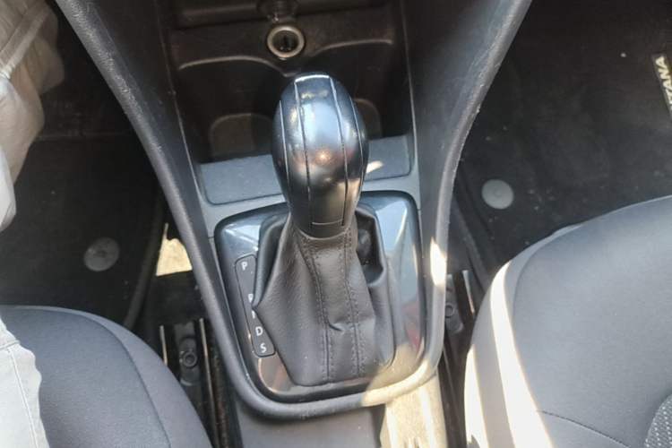 Used Volkswagen Santana 2015 Haval H6 1.6L Automatic Luxury Model Gear Lever