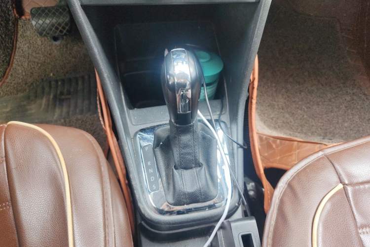 Used Volkswagen Santana 2015 1.6L Automatic Comfort Edition Gear Lever