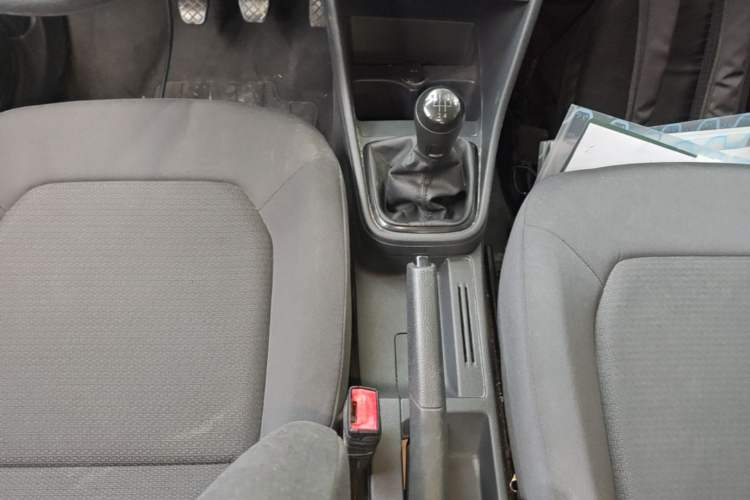 Used Volkswagen Santana 2015 1.6L Manual Fashion Edition Gear Lever