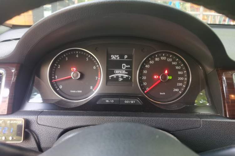 Used Volkswagen Santana 2015 1.6L Automatic Luxury Edition Instrument Cluster