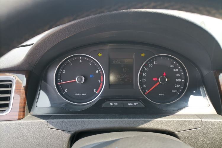 Used Volkswagen Santana 2015 1.6L Automatic Luxury Edition Instrument Cluster