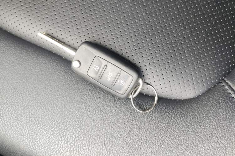 Used Volkswagen Santana 2015 1.6L Automatic Comfort Edition Interior 1