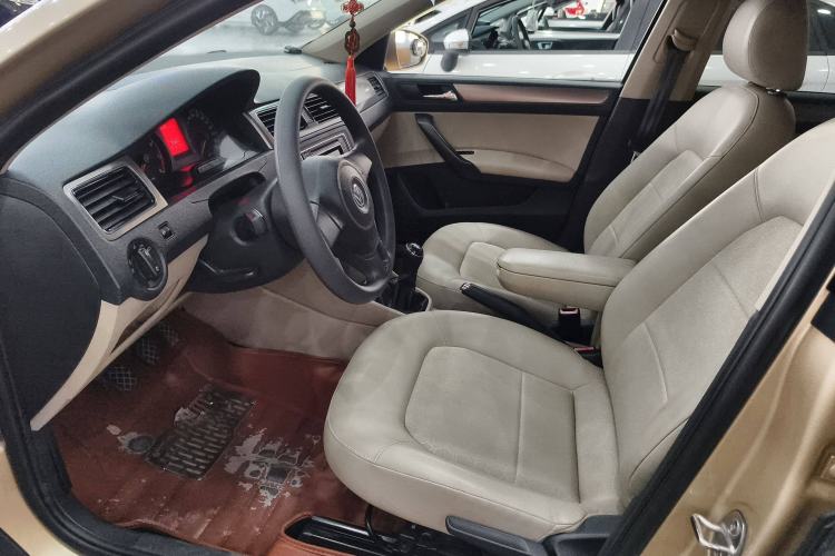 Used Volkswagen Santana 2015 1.6L Manual Comfort Edition Left Front Seat