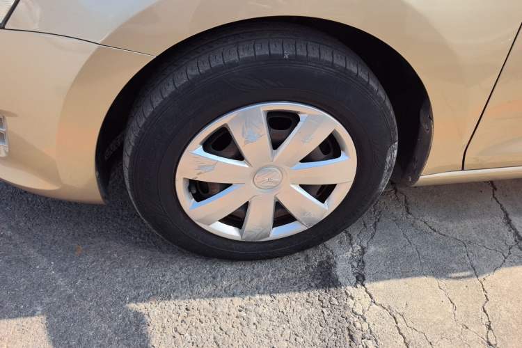 Used Volkswagen Santana 2015 1.6L Manual Fashion Edition Left Front Wheel Hub