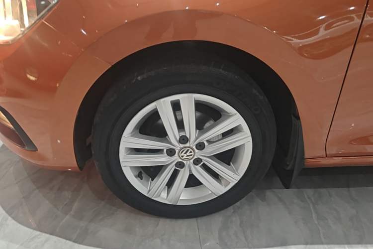 Used Volkswagen Santana 2015 Haval H6 1.6L Automatic Comfort Model Left Front Wheel Hub
