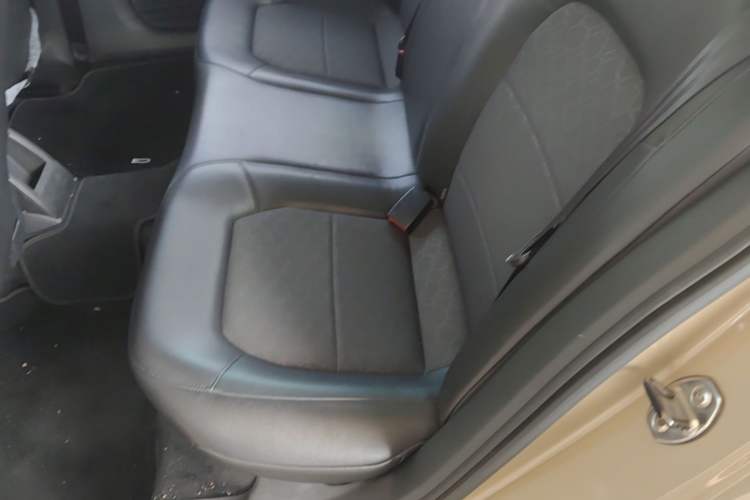 Used Volkswagen Santana 2015 1.6L Automatic Comfort Edition Left Rear Seat