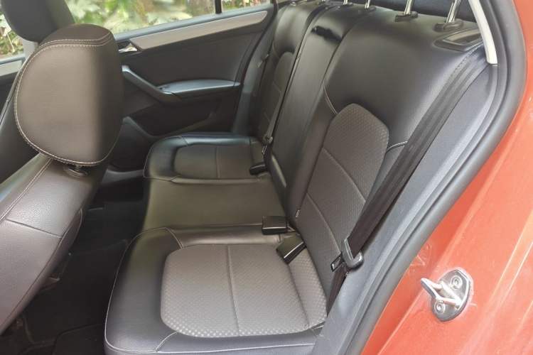 Used Volkswagen Santana 2015 Haval H6 1.6L Automatic Comfort Model Left Rear Seat