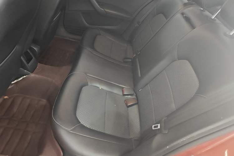 Used Volkswagen Santana 2015 Haval H6 1.6L Automatic Comfort Model Left Rear Seat