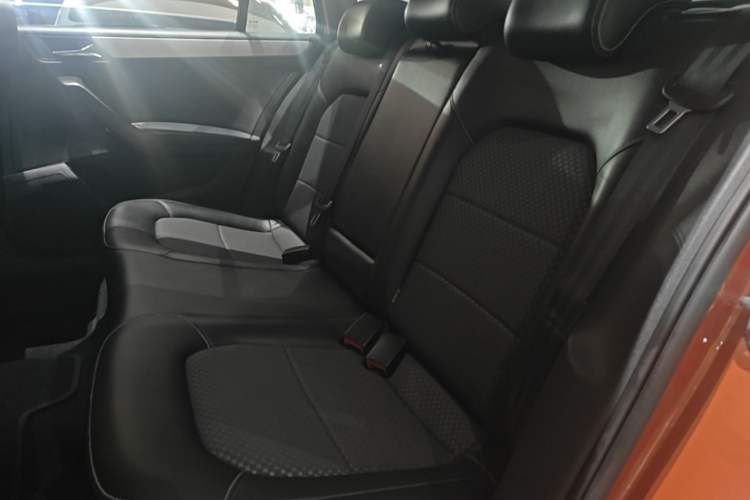 Used Volkswagen Santana 2015 Haval H6 1.6L Automatic Comfort Model Left Rear Seat