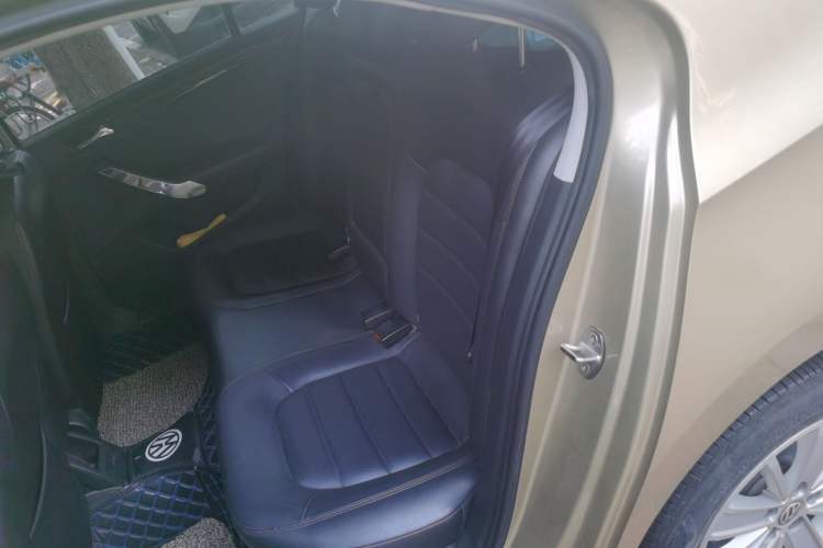 Used Volkswagen Santana 2015 1.6L Automatic Luxury Edition Left Rear Seat