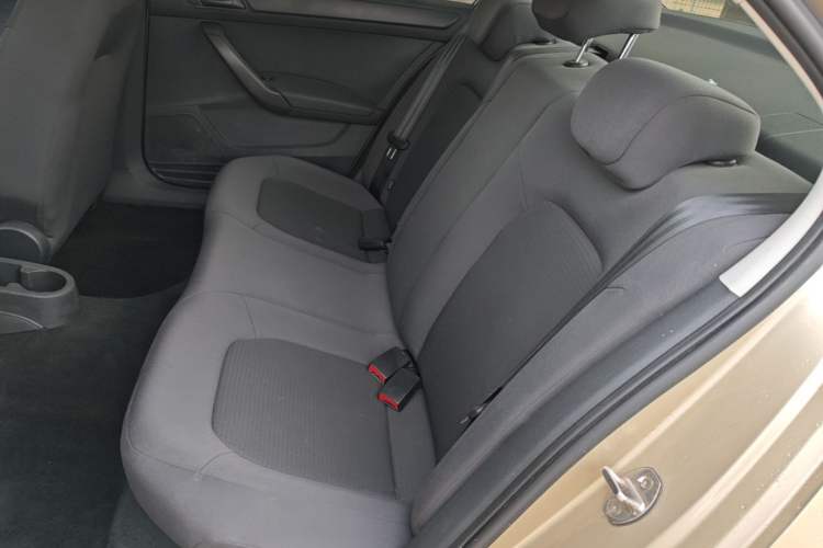 Used Volkswagen Santana 2015 1.6L Manual Fashion Edition Left Rear Seat