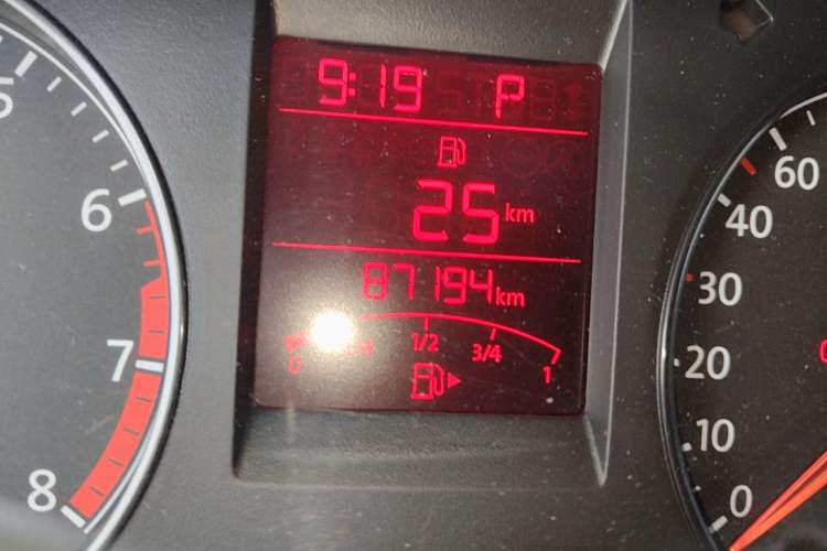 Used Volkswagen Santana 2015 1.6L Automatic Comfort Edition Odometer Close Up