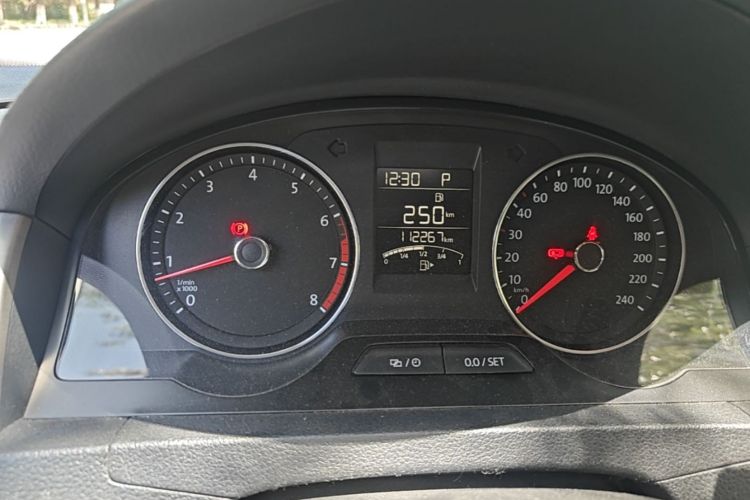 Used Volkswagen Santana 2015 Haval H6 1.6L Automatic Comfort Model Odometer Close Up