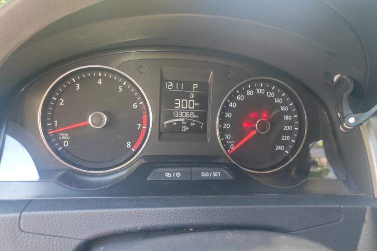Used Volkswagen Santana 2015 Haval H6 1.6L Automatic Comfort Model Odometer Close Up