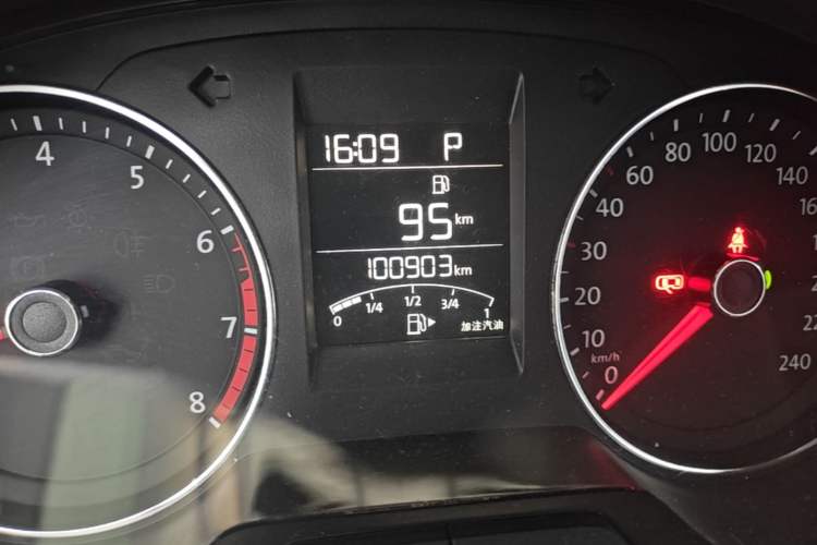 Used Volkswagen Santana 2015 Haval H6 1.6L Automatic Comfort Model Odometer Close Up